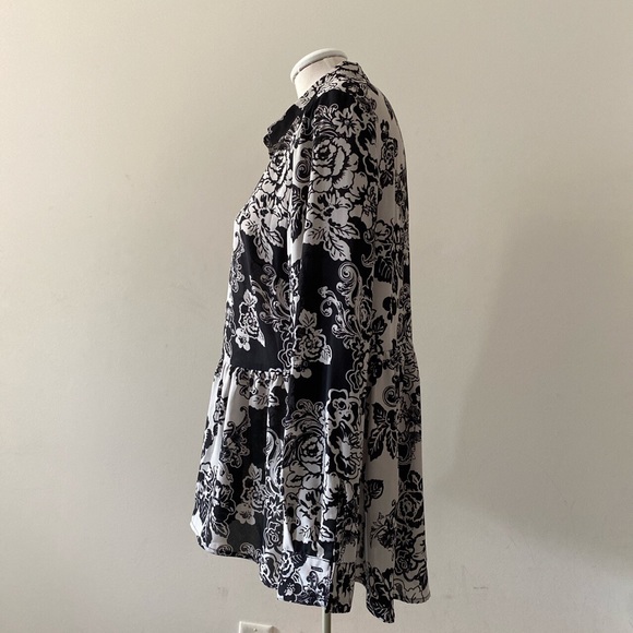Style & Co. black and white floral button down - Picture 2 of 4